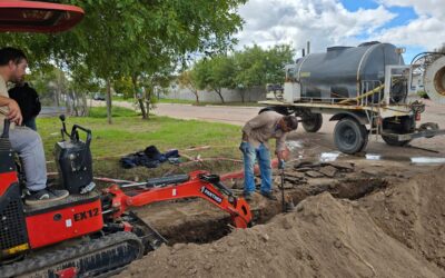 LA COSPEC LTDA TRABAJA EN LA REPARACIÓN DE UN CONDUCTO CLOACAL EN EL SECTOR SUR DE EDUARDO CASTEX